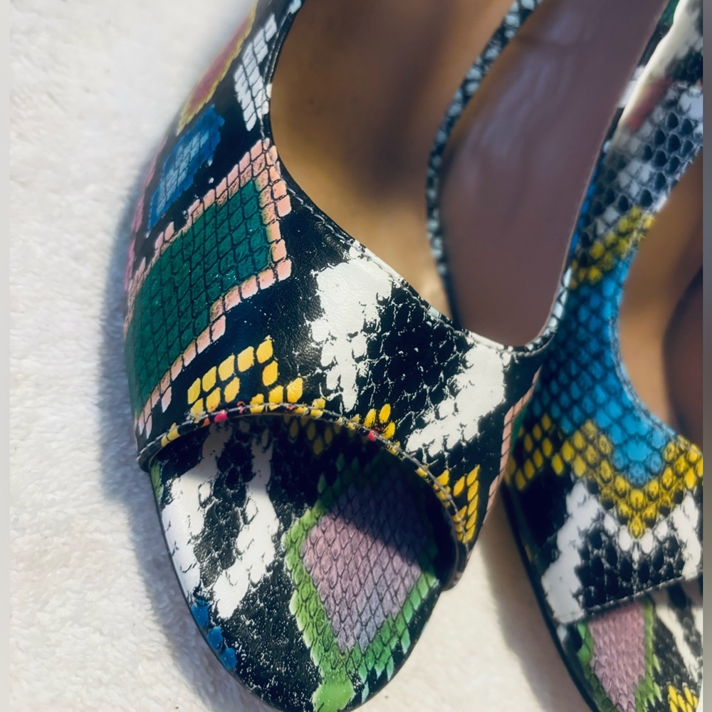 Brand New Heels By ANYTHING BUT MONDAY - Size 8M - Heel Height 4 Inches - box 41